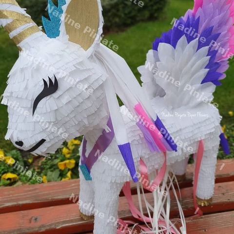 Nadine Pinjate - Pinjata Unicorn