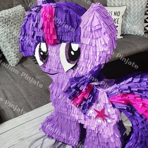 Nadine Pinjate little pony