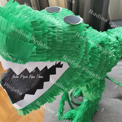 Pinjata Tiranosaurus T-Rex