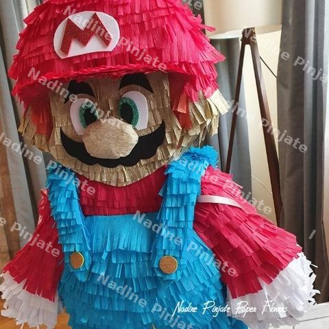 Nadine Pinjate - Super Mario