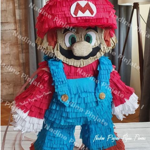 Nadine Pinjate - Super Mario
