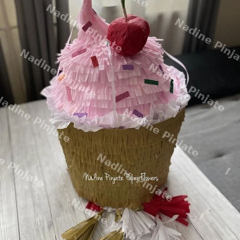 Pinjata Sweet Cupcake - Nadine Pinjate