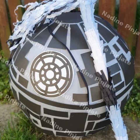 Zvezda Smrti (Death Star)