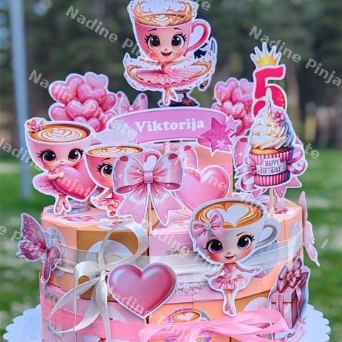 Ballerina Cappuccina  torte od kartona - Nadine Pinjate