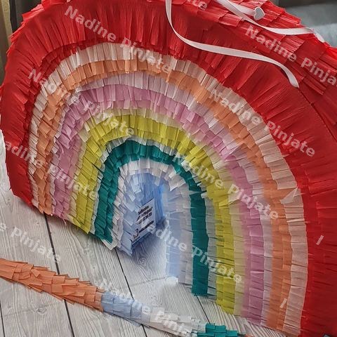 Rainbow pinjata