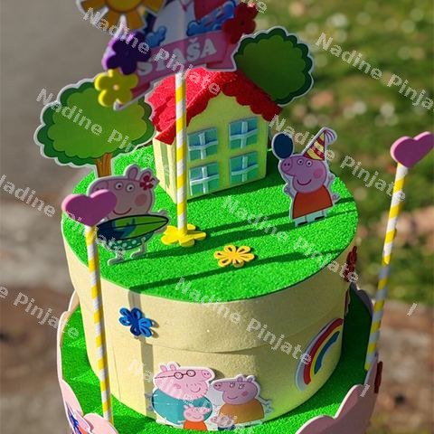 Peppa prase torte od kartona  - Nadine Pinjate