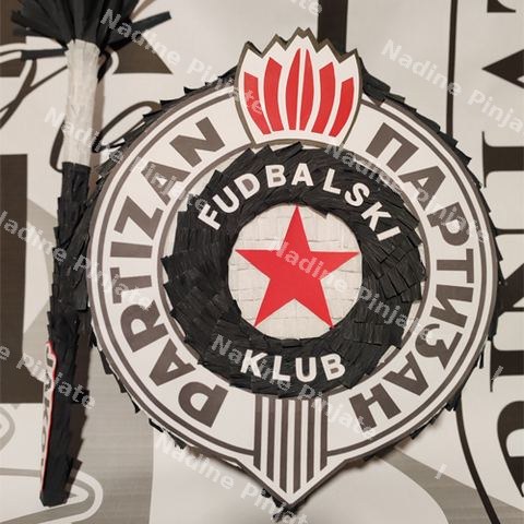 Pinjata partizan - Nadine Pinjate