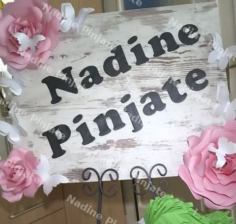Stalak Dobrodošlice, Dekorativni zid & personalizovani ram možete iznajmiti kod nas, radimo ih po Vašoj želji🍀🌸